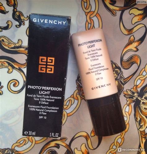 УЦІНКА Тональний крем Givenchy Photo'Perfexion Light SPF10